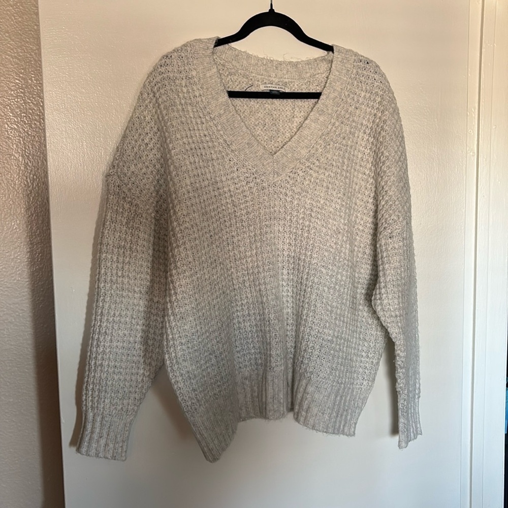 Women’s American Eagle V Neck sweater size Large